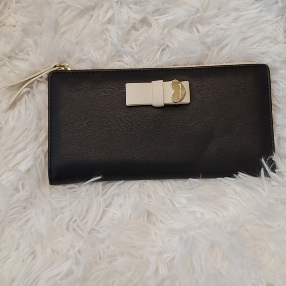 Wallet - Picture 1 of 5